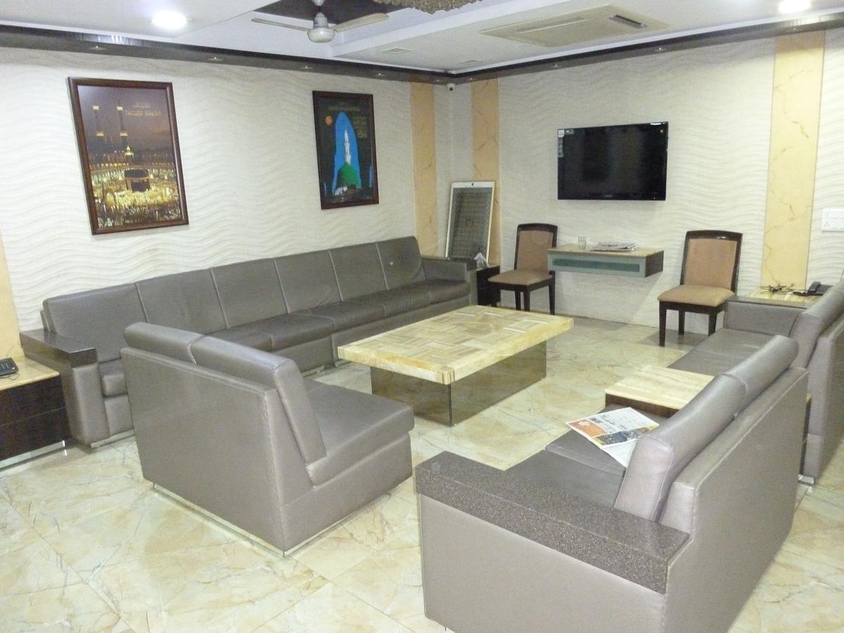 מומביי Hotel Regal Palace מראה חיצוני תמונה
