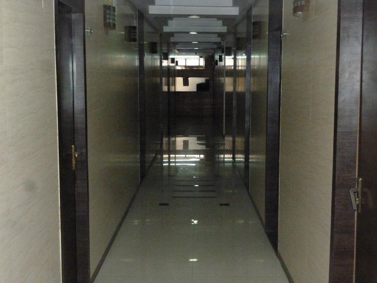 מומביי Hotel Regal Palace מראה חיצוני תמונה