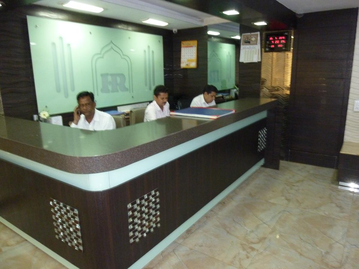 מומביי Hotel Regal Palace מראה חיצוני תמונה