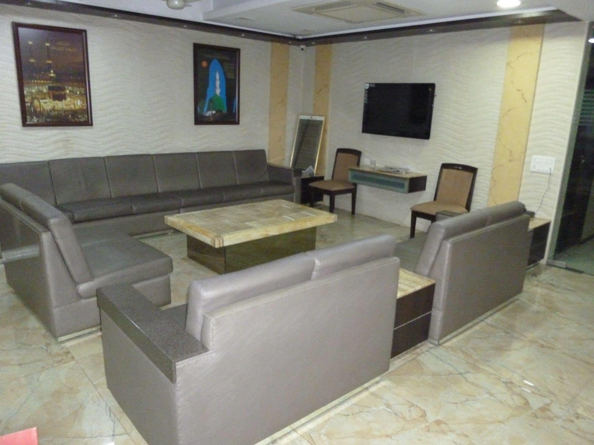 מומביי Hotel Regal Palace מראה חיצוני תמונה