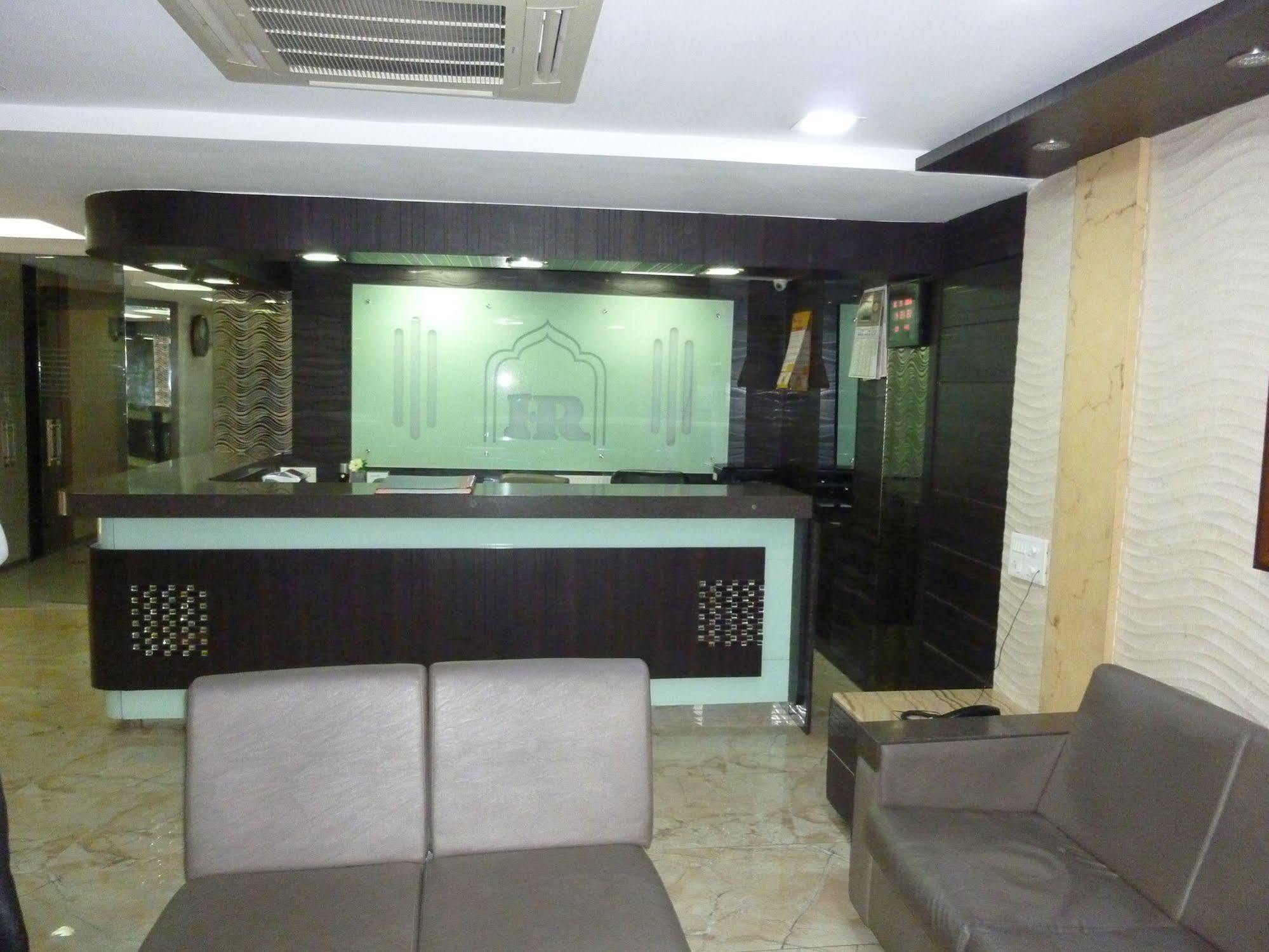 מומביי Hotel Regal Palace מראה חיצוני תמונה