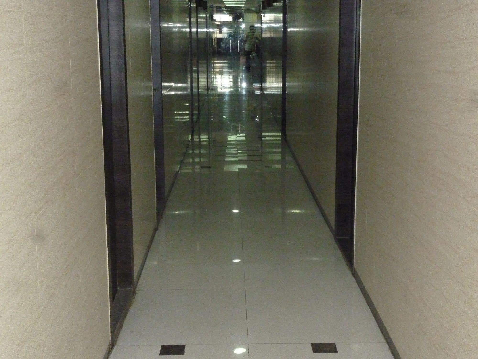 מומביי Hotel Regal Palace מראה חיצוני תמונה